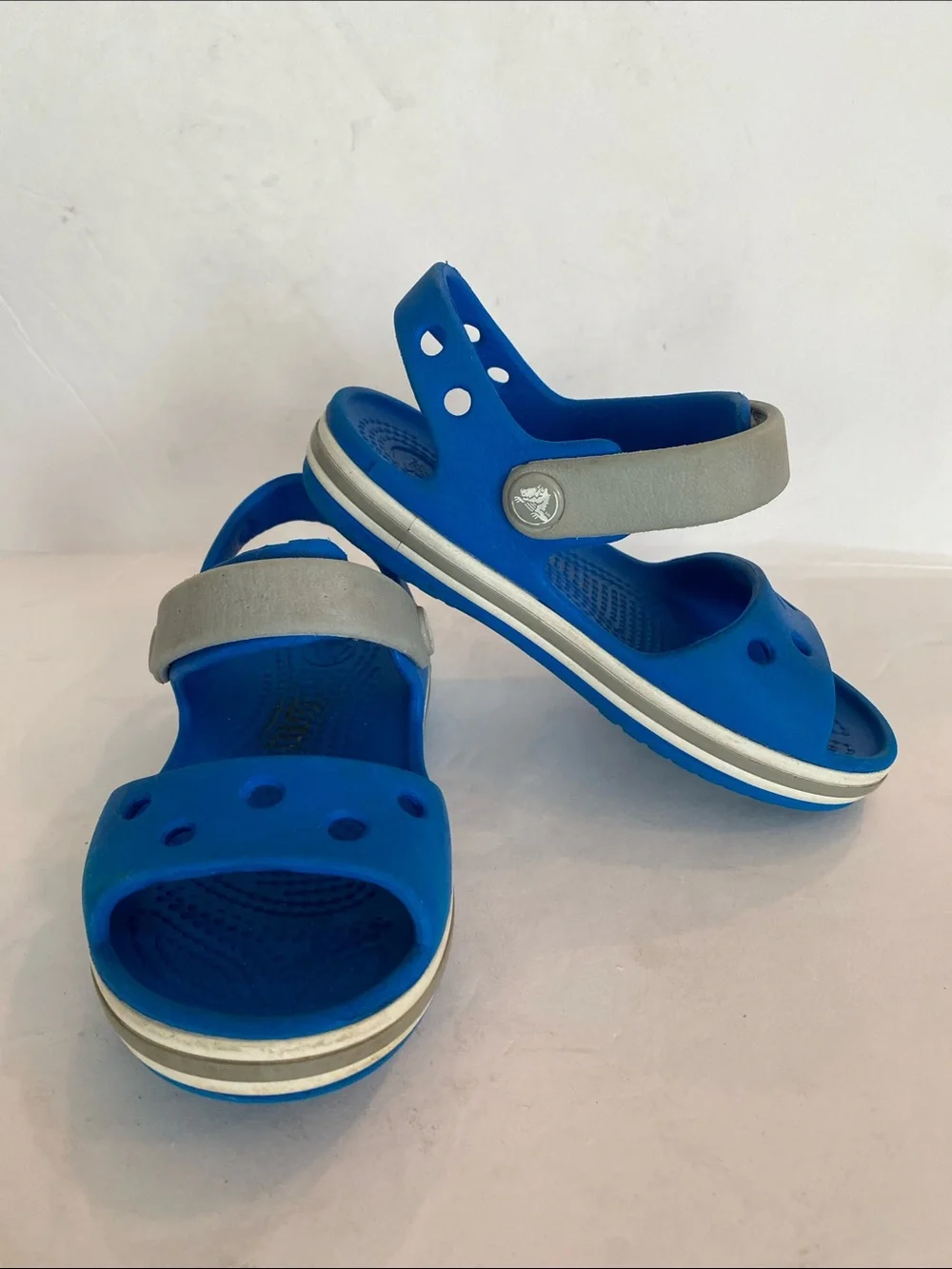 Crocs Unisex Bayaband Blue and Gray Sandals - Picture 3 of 5